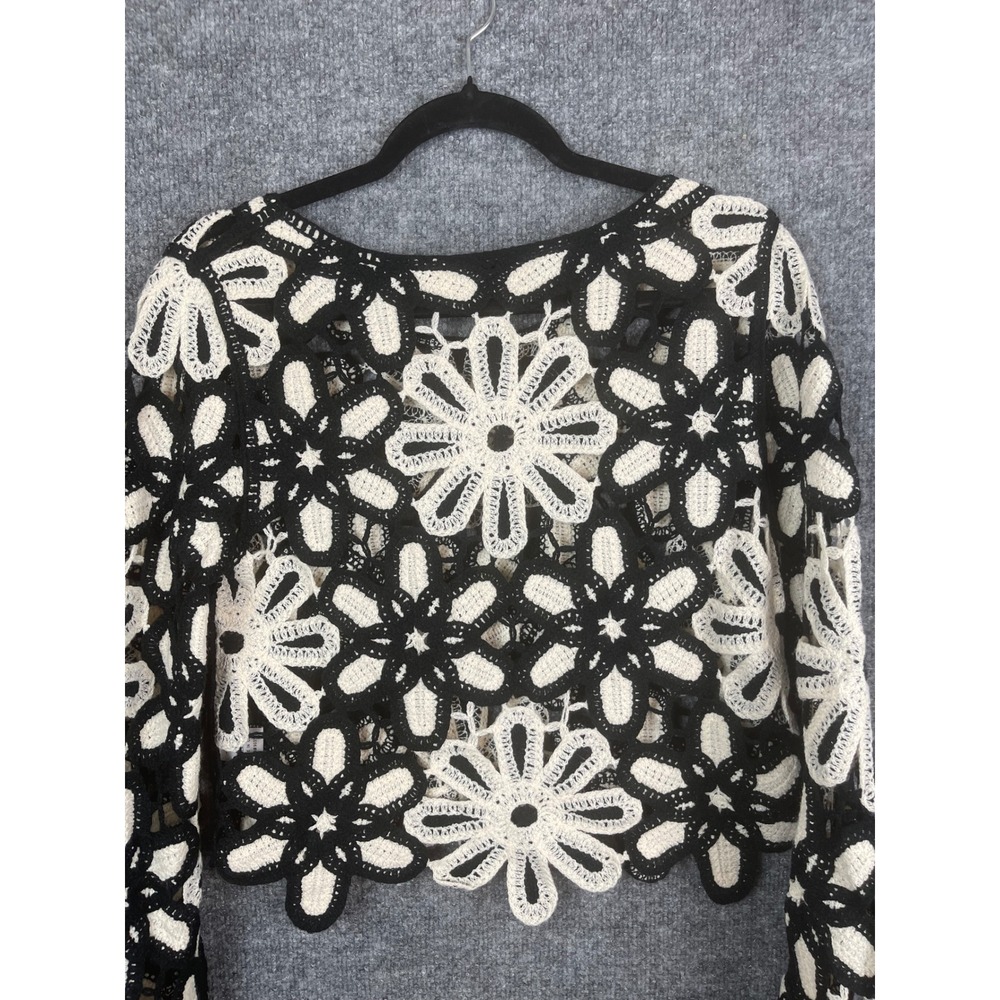 American Flirt Crochet Top Womens Large Black White Excellent Floral Long Sleeve - Picture 6 of 12